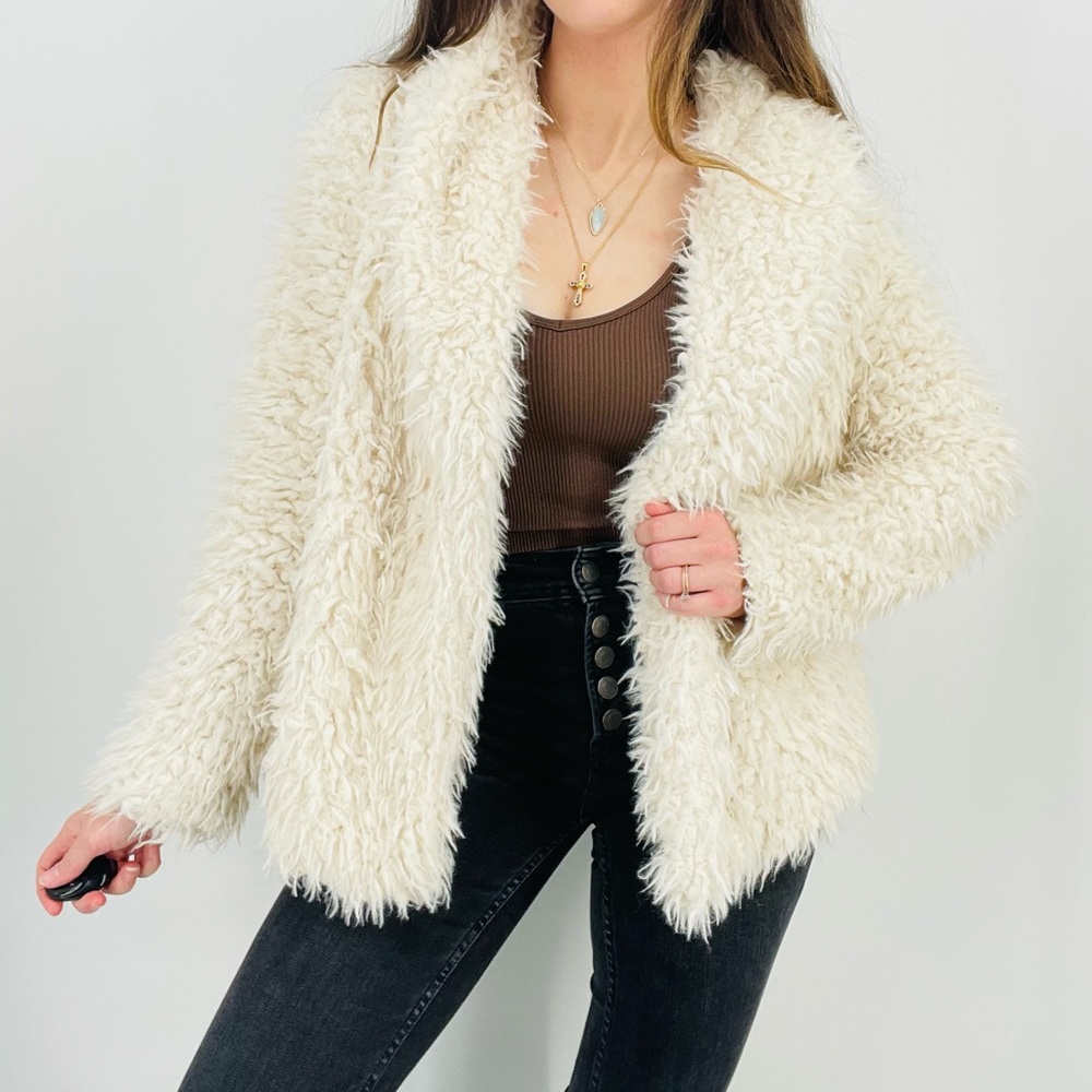 Aeropostale LLD Solid Fuzzy Yeti Coat in Ivory Size S/M